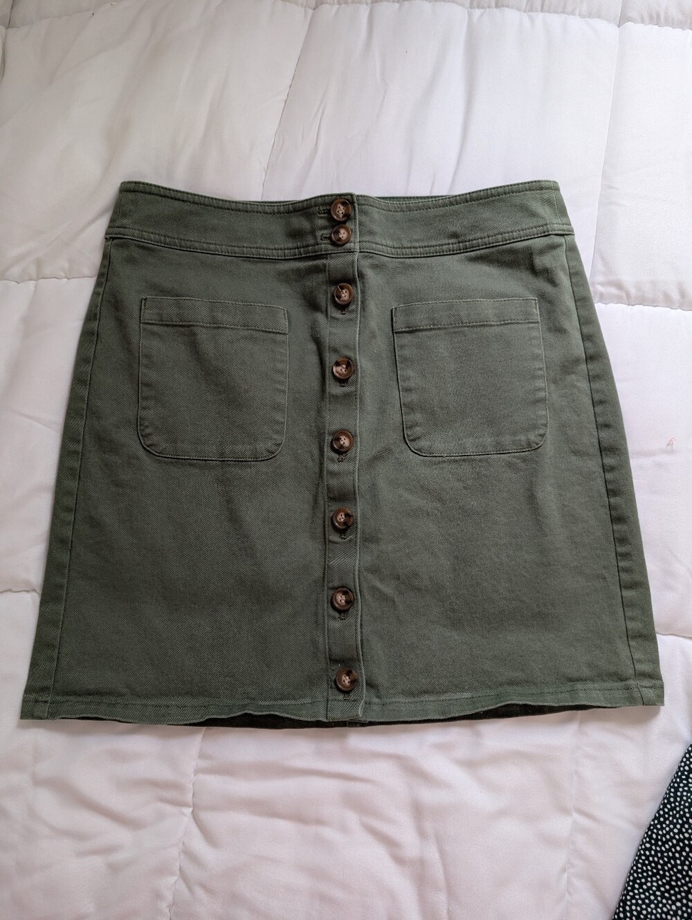 Loft Size 6 Button Front Olive Green Skirt With Front Pockets Cotton W/ Stretch